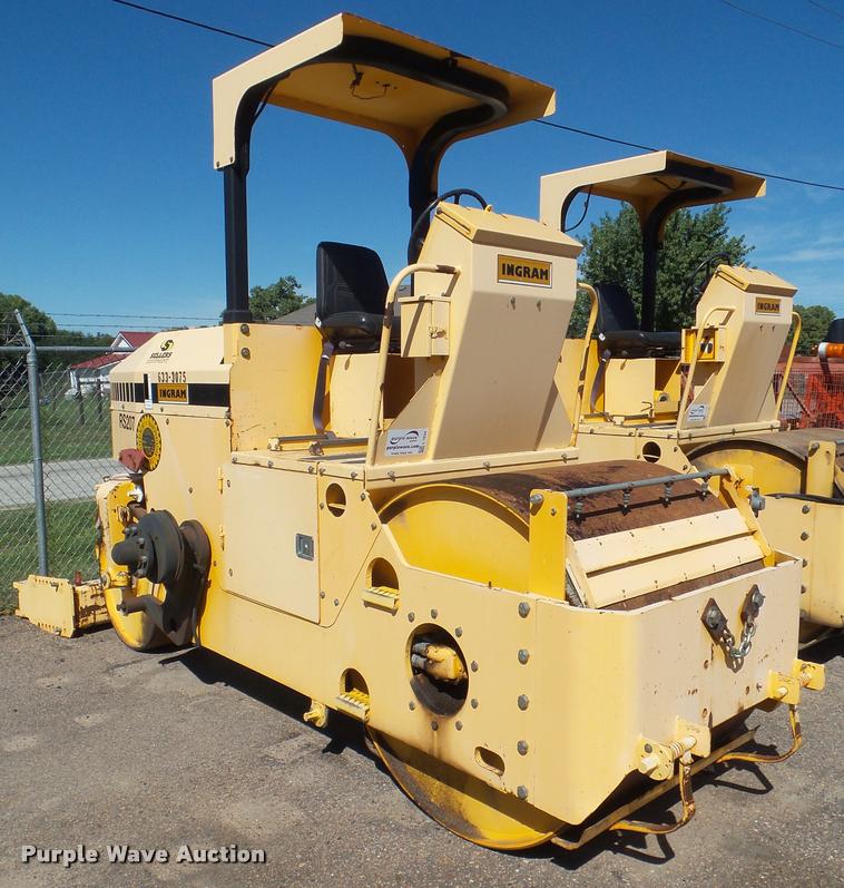 image for item L1634 2006 Ingram RS207 double drum roller