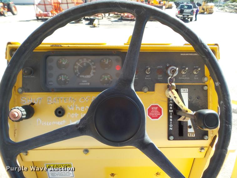 image for item L1634 2006 Ingram RS207 double drum roller