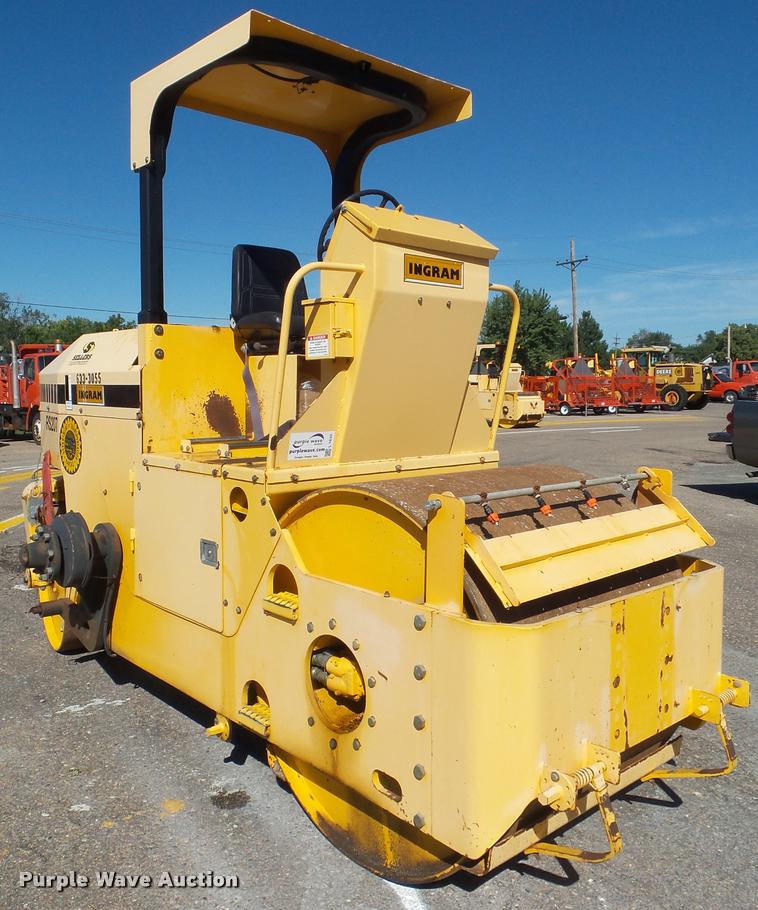 image for item L1635 2006 Ingram RS207 double drum roller