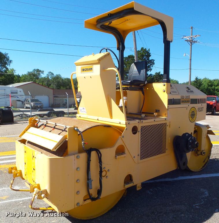 image for item L1635 2006 Ingram RS207 double drum roller