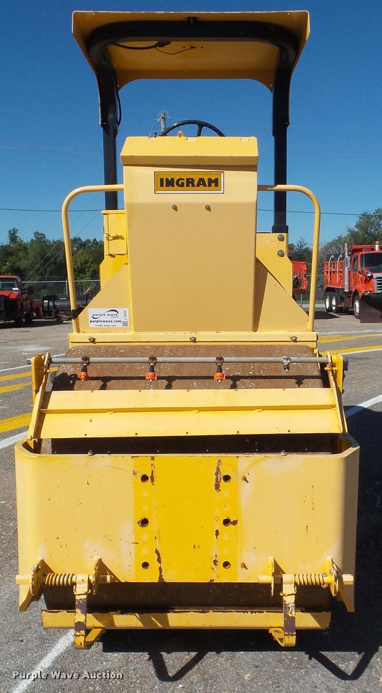 image for item L1635 2006 Ingram RS207 double drum roller