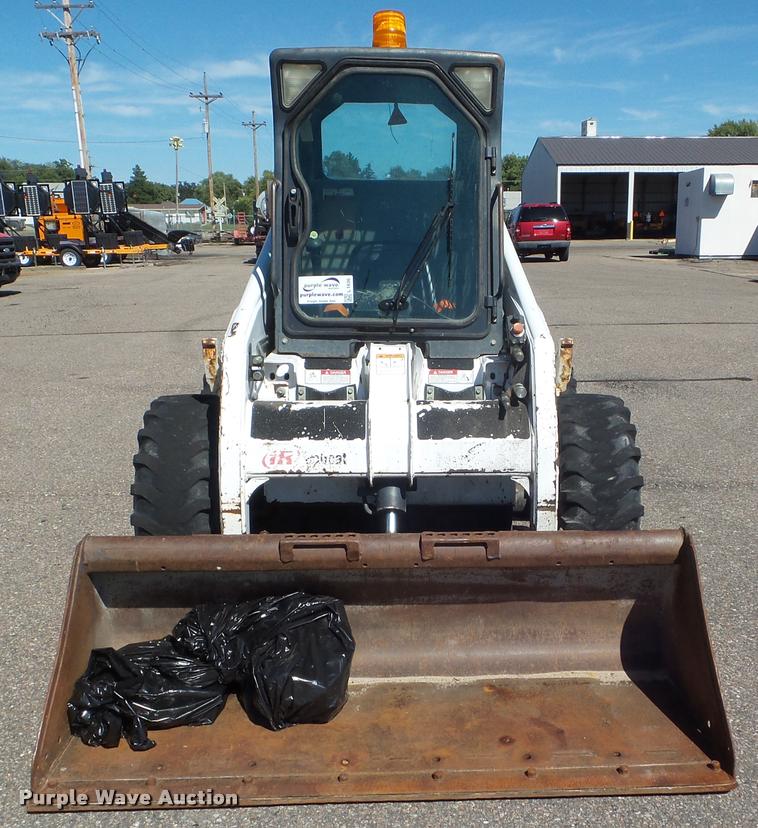 image for item L1636 2001 Bobcat 863 G skid steer