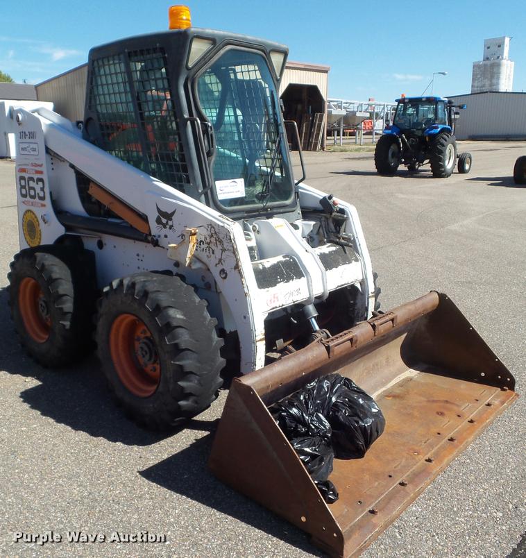 image for item L1636 2001 Bobcat 863 G skid steer