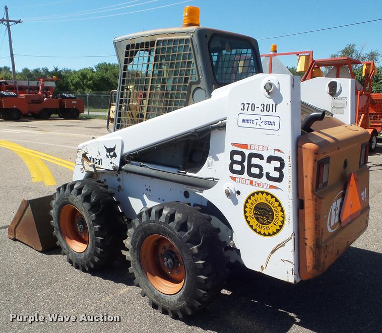 image for item L1636 2001 Bobcat 863 G skid steer