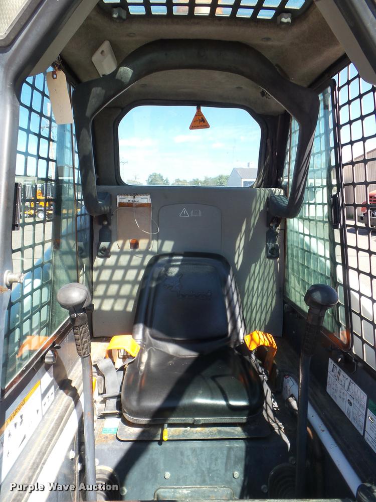 image for item L1636 2001 Bobcat 863 G skid steer