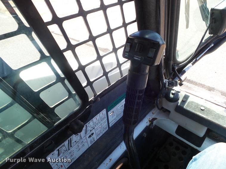 image for item L1636 2001 Bobcat 863 G skid steer