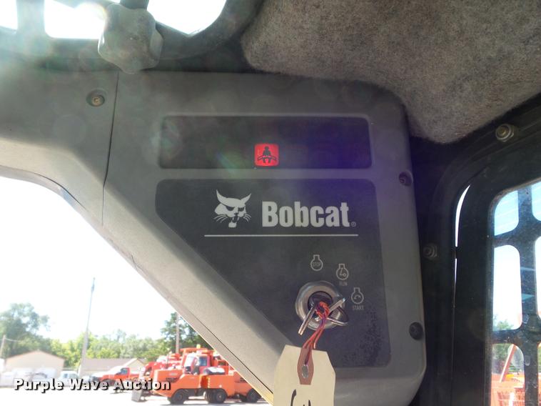 image for item L1636 2001 Bobcat 863 G skid steer