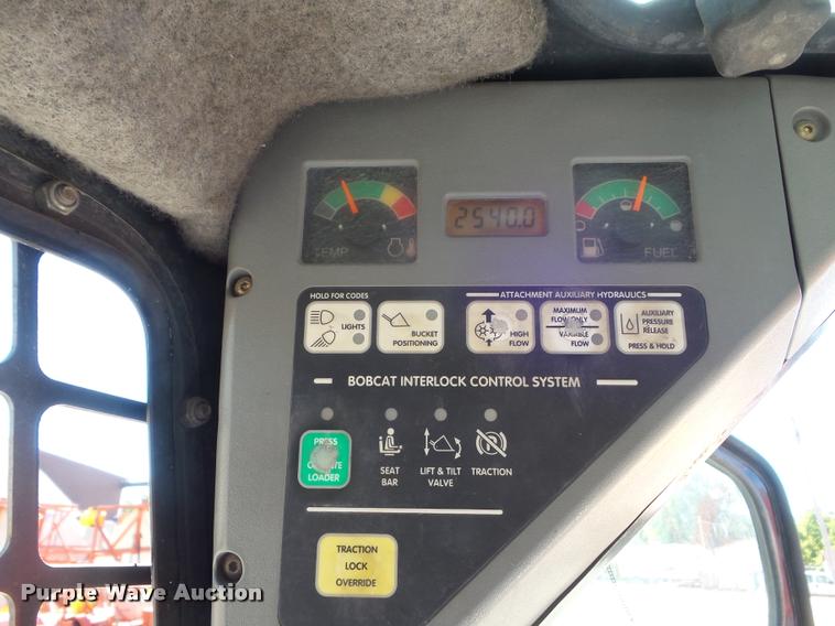 image for item L1636 2001 Bobcat 863 G skid steer