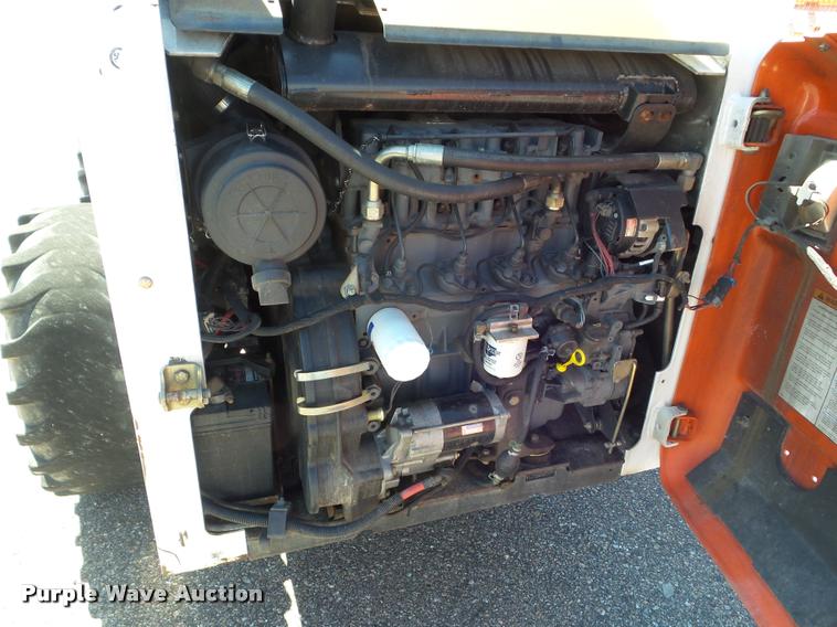 image for item L1636 2001 Bobcat 863 G skid steer