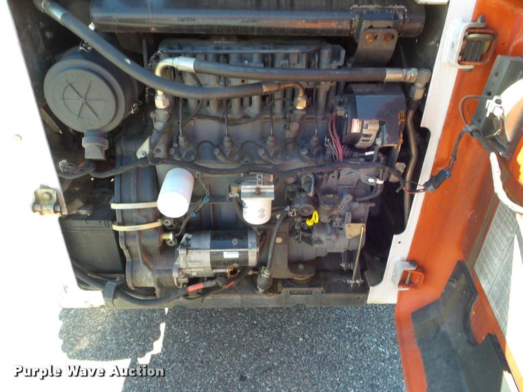 image for item L1636 2001 Bobcat 863 G skid steer