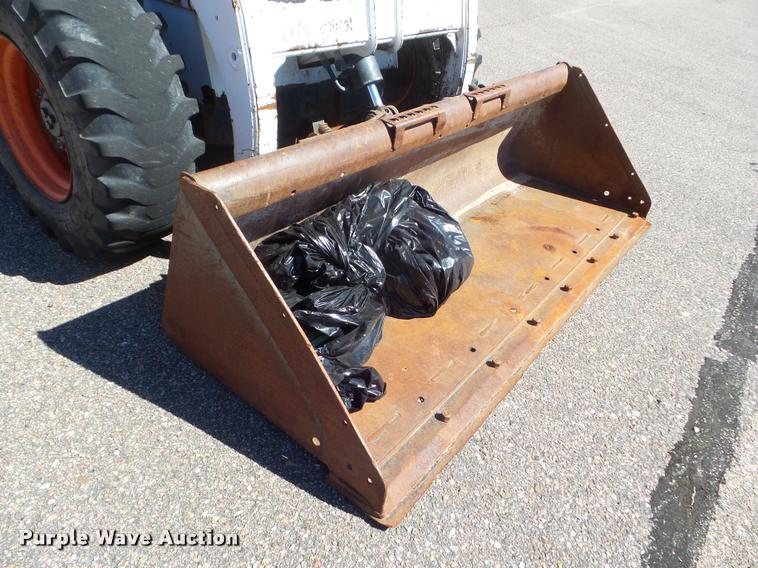 image for item L1636 2001 Bobcat 863 G skid steer