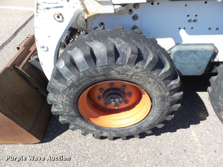 image for item L1636 2001 Bobcat 863 G skid steer