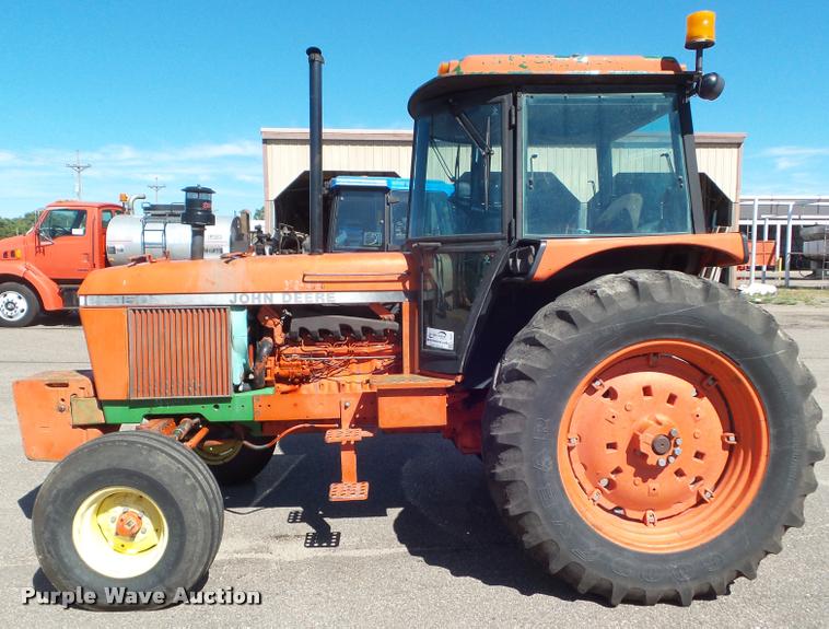 image for item L1637 1986 John Deere 2950 tractor
