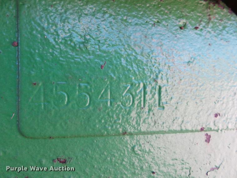 image for item L1637 1986 John Deere 2950 tractor