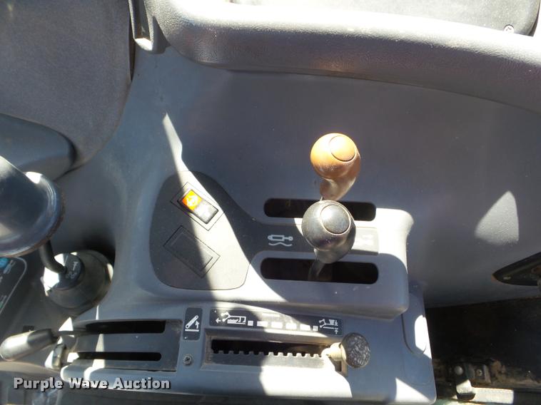 image for item L1638 2001 Ford TS100 tractor