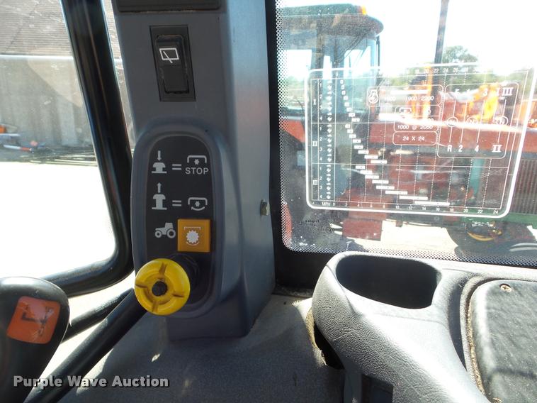 image for item L1638 2001 Ford TS100 tractor