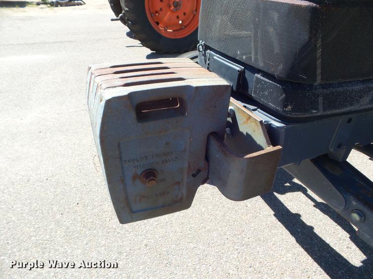 image for item L1638 2001 Ford TS100 tractor