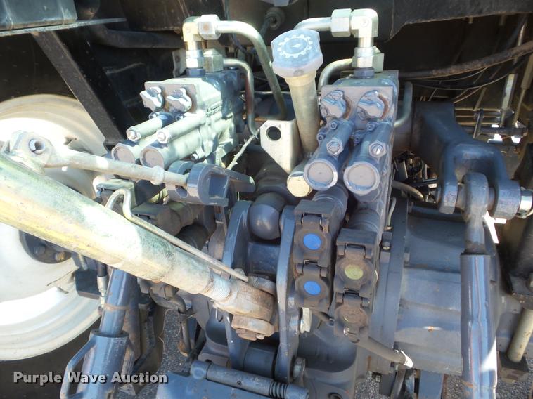 image for item L1638 2001 Ford TS100 tractor