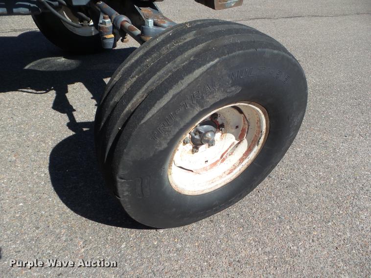 image for item L1638 2001 Ford TS100 tractor