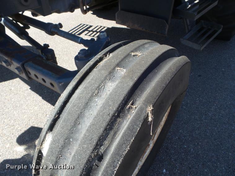 image for item L1638 2001 Ford TS100 tractor