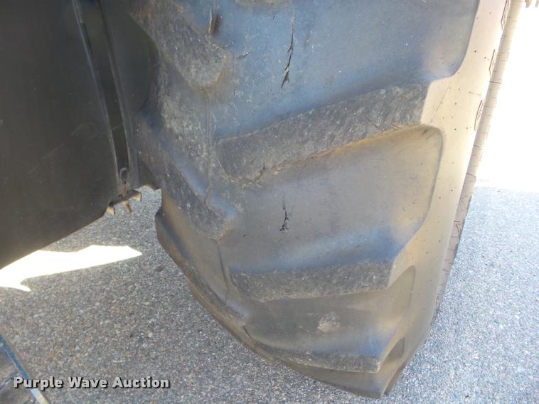 image for item L1638 2001 Ford TS100 tractor