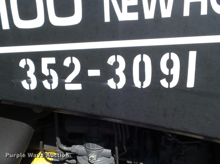 image for item L1638 2001 Ford TS100 tractor