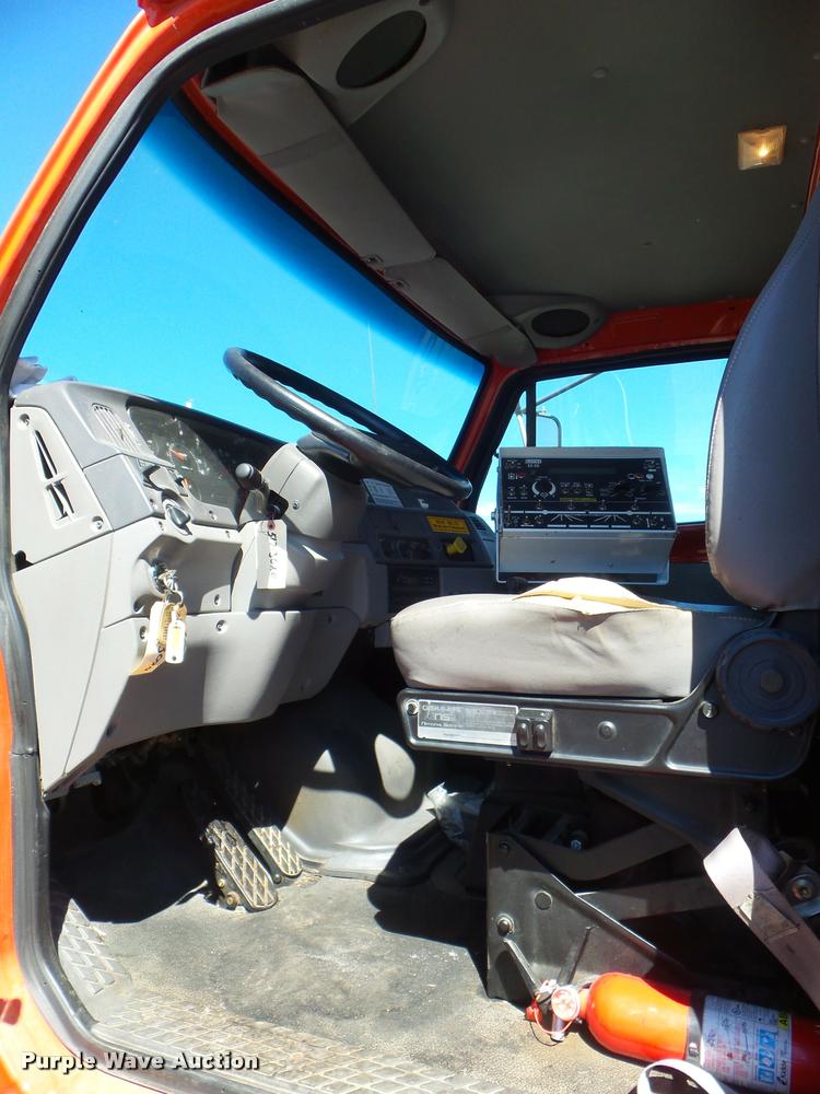 image for item L1642 2000 Sterling L7500 oil distributor truck