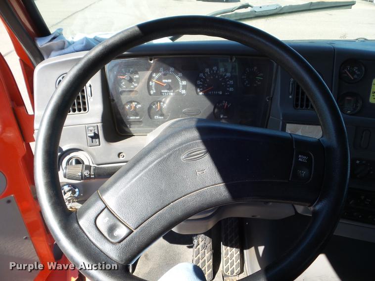 image for item L1642 2000 Sterling L7500 oil distributor truck