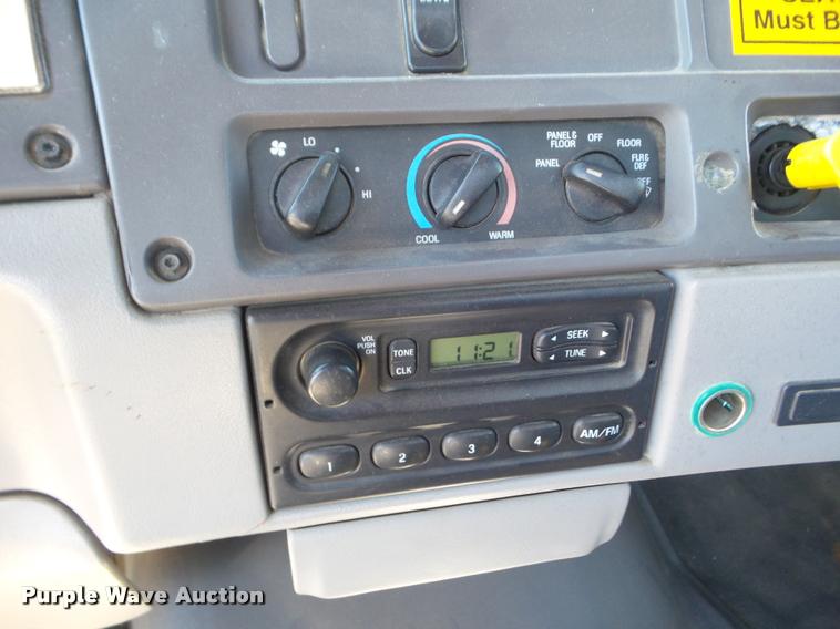 image for item L1642 2000 Sterling L7500 oil distributor truck