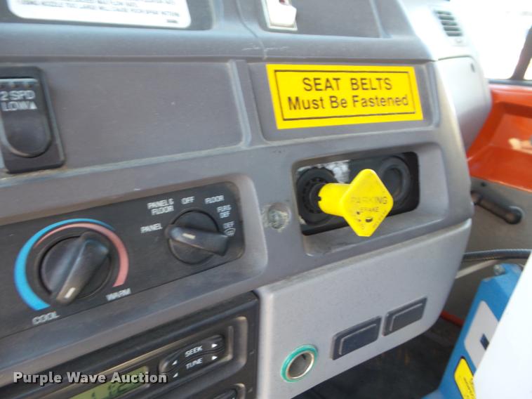 image for item L1642 2000 Sterling L7500 oil distributor truck