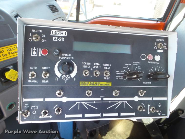 image for item L1642 2000 Sterling L7500 oil distributor truck