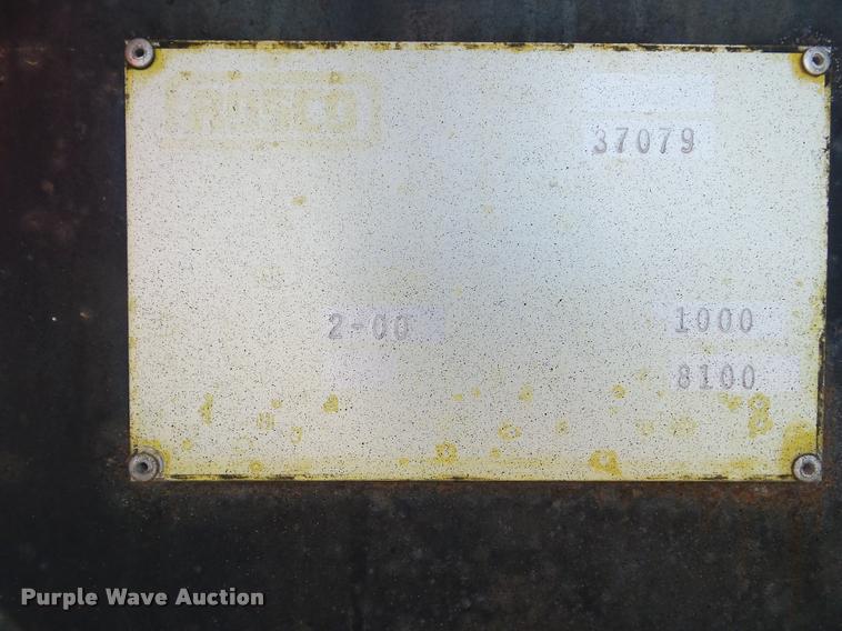 image for item L1642 2000 Sterling L7500 oil distributor truck