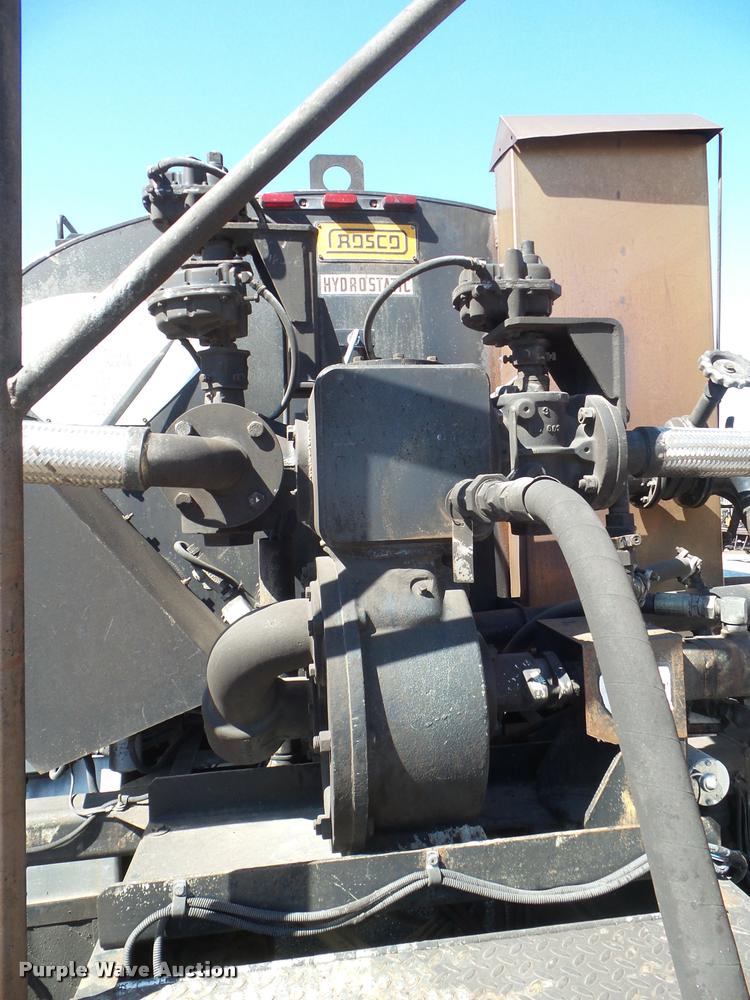 image for item L1642 2000 Sterling L7500 oil distributor truck