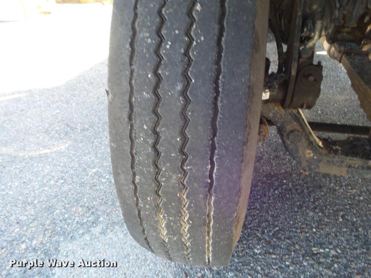 image for item L1642 2000 Sterling L7500 oil distributor truck