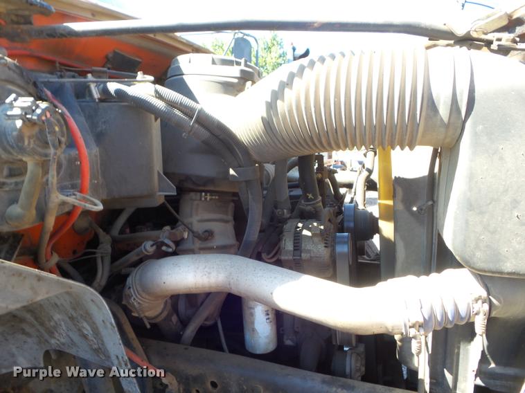 image for item L1643 1998 Ford F800 oil distributor truck