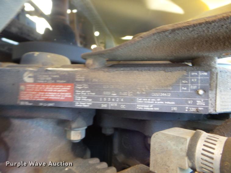 image for item L1643 1998 Ford F800 oil distributor truck