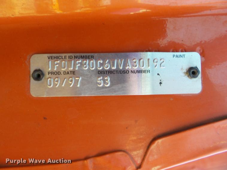 image for item L1643 1998 Ford F800 oil distributor truck