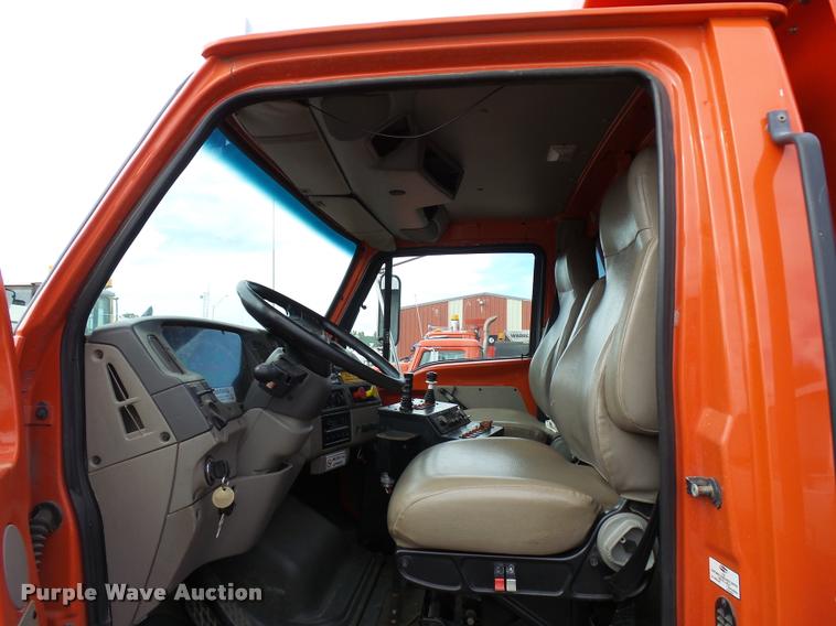 image for item L2658 2001 Sterling L7500 dump truck