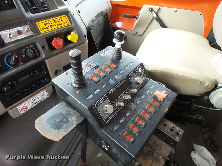 image for item L2658 2001 Sterling L7500 dump truck