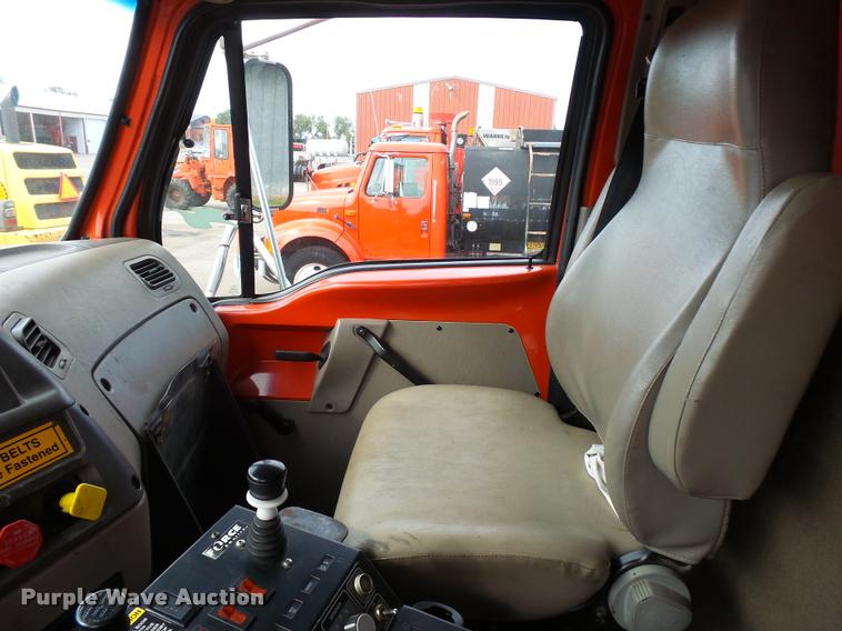 image for item L2658 2001 Sterling L7500 dump truck