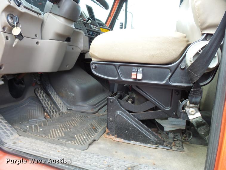 image for item L2658 2001 Sterling L7500 dump truck