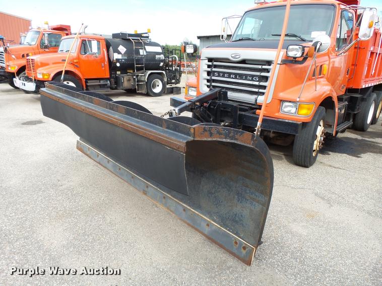 image for item L2658 2001 Sterling L7500 dump truck