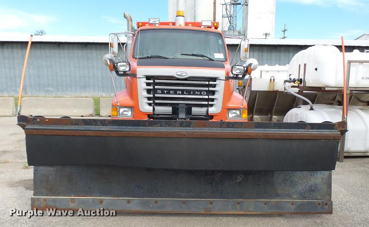 image for item L2658 2001 Sterling L7500 dump truck