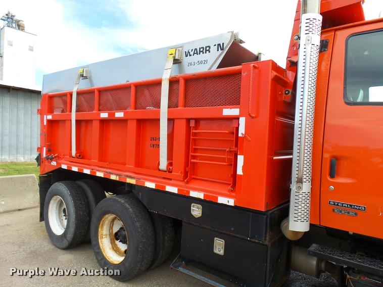 image for item L2658 2001 Sterling L7500 dump truck