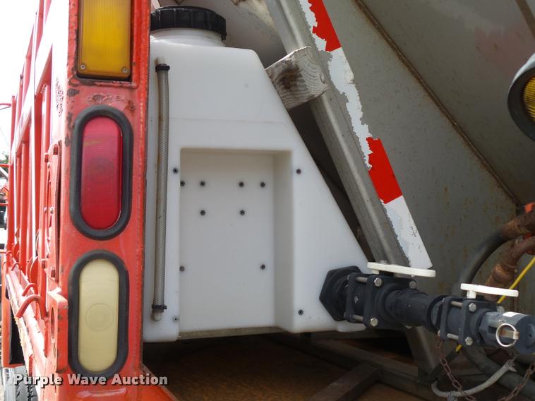 image for item L2658 2001 Sterling L7500 dump truck