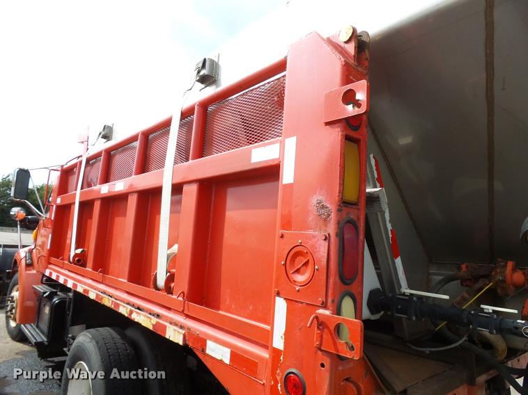 image for item L2658 2001 Sterling L7500 dump truck