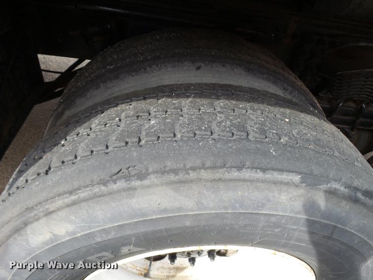 image for item L2658 2001 Sterling L7500 dump truck