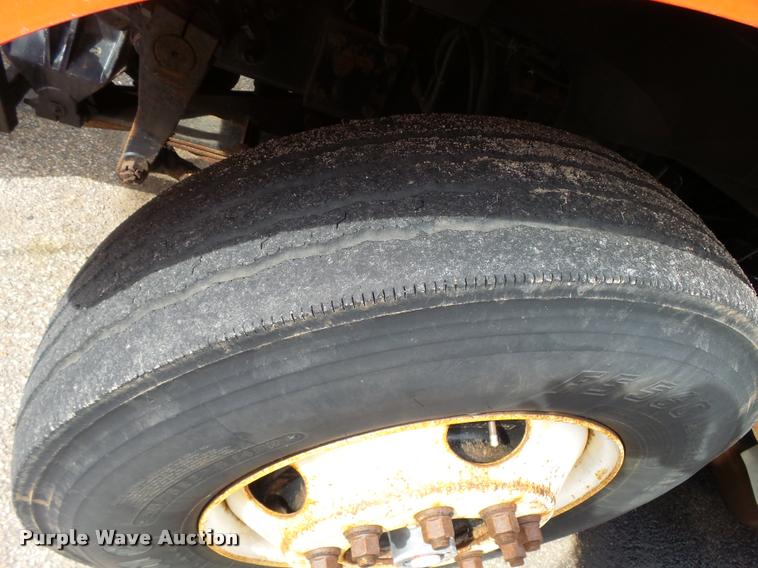 image for item L2658 2001 Sterling L7500 dump truck