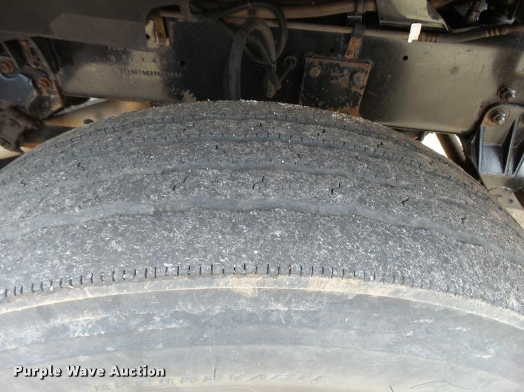 image for item L2658 2001 Sterling L7500 dump truck