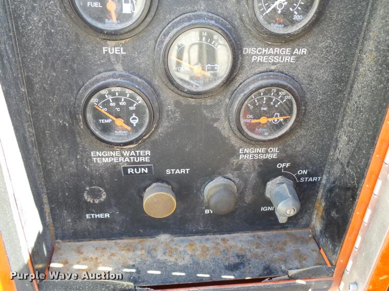 image for item L2659 2001 Sullair D175Q6JD air compressor